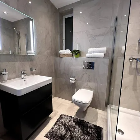 Apartment Xemxija 2bed Seafront - Fl 1 By Homely *